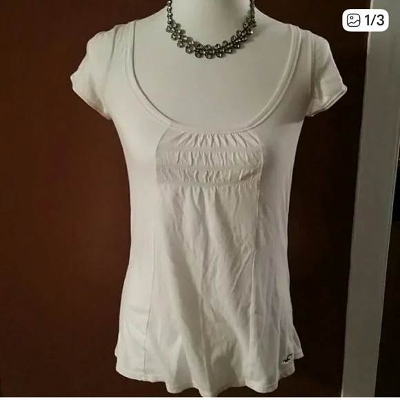 Bundle for Dulce2222 Hollister Cream Short Sleeve Scoop Neck Top - Picture 1 of 2